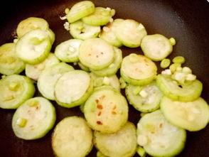 蛋瓜怎么吃,从家常小炒到创意料理